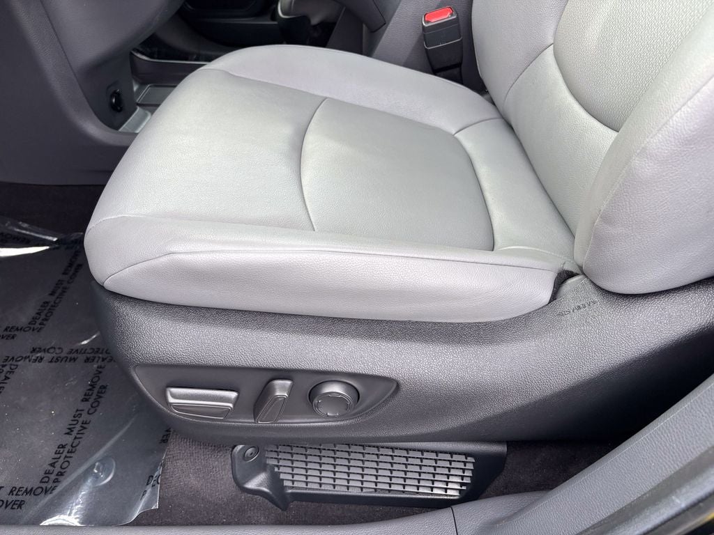 2024 Toyota Sienna XLE 8 Passenger