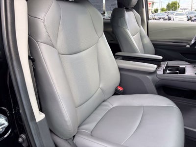 2024 Toyota Sienna XLE 8 Passenger