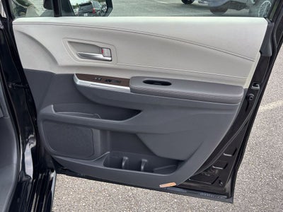 2024 Toyota Sienna XLE 8 Passenger