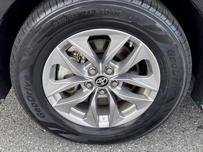 2024 Toyota Sienna XLE 8 Passenger