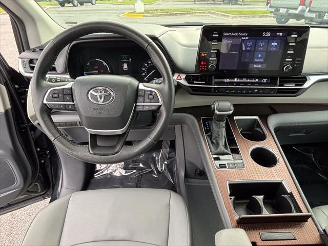 2024 Toyota Sienna XLE 8 Passenger