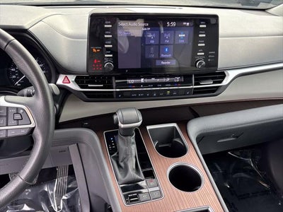 2024 Toyota Sienna XLE 8 Passenger