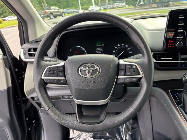 2024 Toyota Sienna XLE 8 Passenger