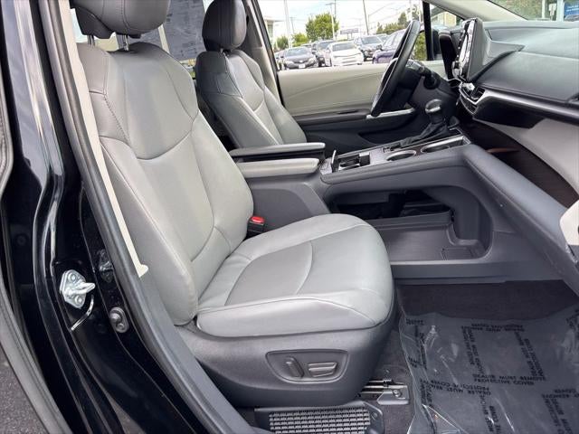 2024 Toyota Sienna XLE 8 Passenger