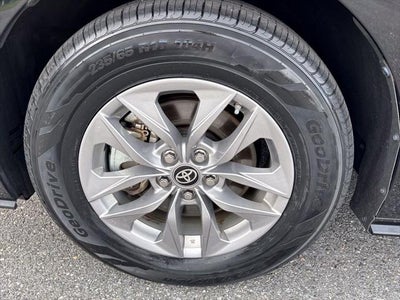 2024 Toyota Sienna XLE 8 Passenger