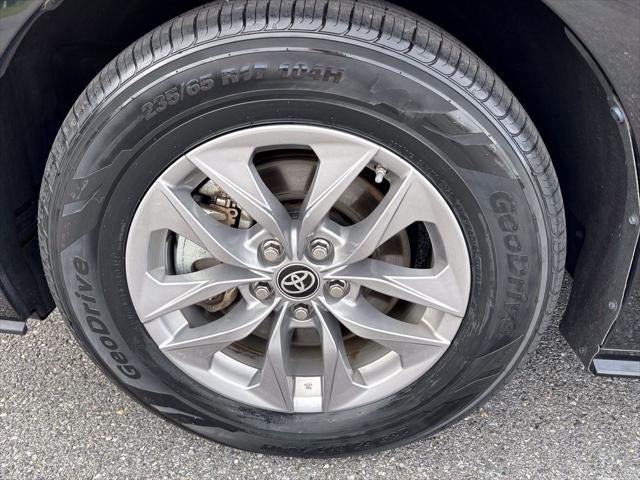 2024 Toyota Sienna XLE 8 Passenger