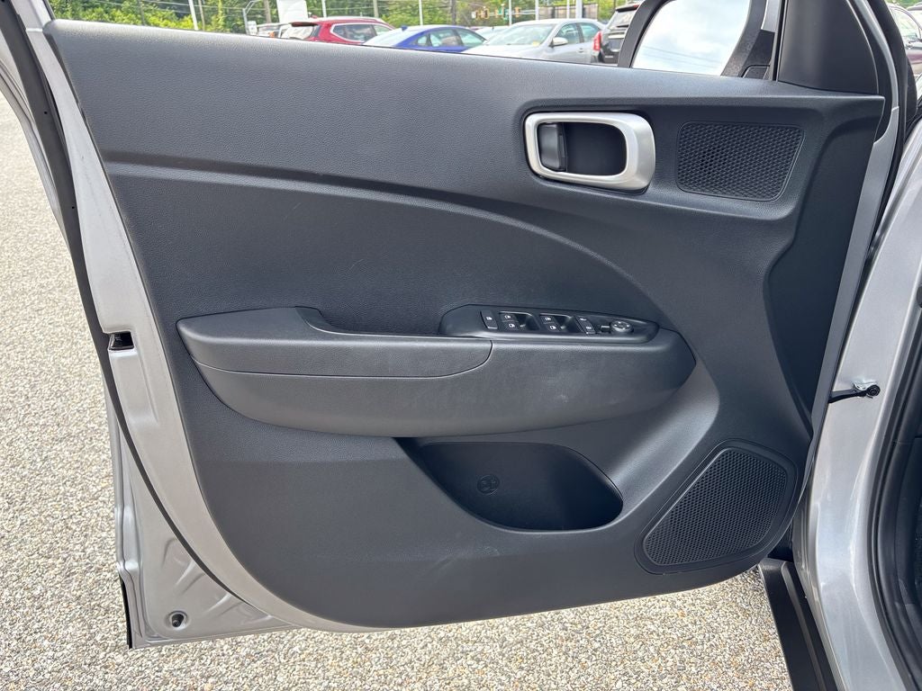 2025 Hyundai Venue SE