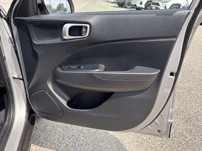 2025 Hyundai Venue SE