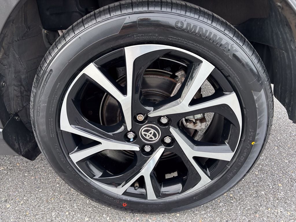 2021 Toyota C-HR XLE